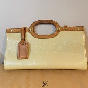 💛Louis Vuitton Roxbury with Crossbody Strap and Coin Pouch